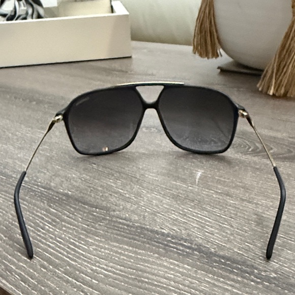 Carrera Black and Gold Sunglasses. - Picture 5 of 10